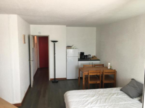 Studio 233, Port Camargue, Piscine, WiFi, Parking, 2 personnes
